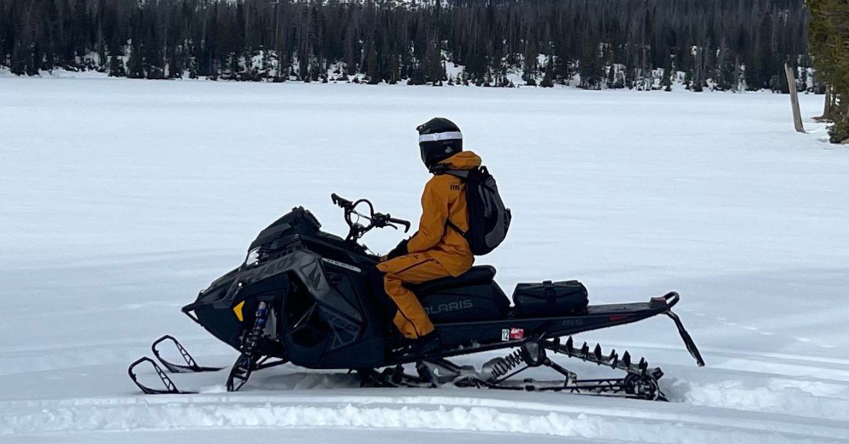 10 Things To Carry With You on a Snowmobile Trip
